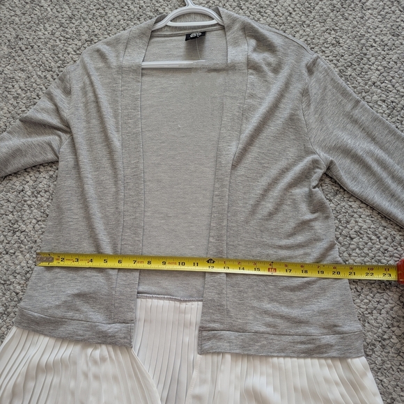 NWOT Long Lightweight Open-Front Cardigan/Jacket/Sweater With White Ruffled Hem - Picture 4 of 10